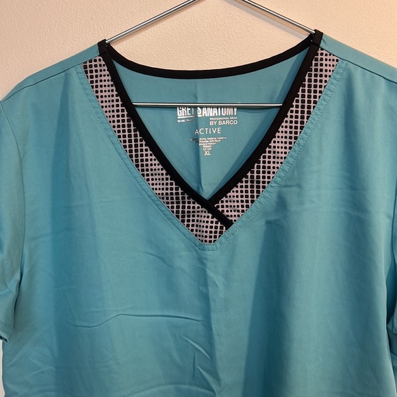 Grey’s Anatomy brand nursing scrub top size XL blue and black color - Picture 4 of 5